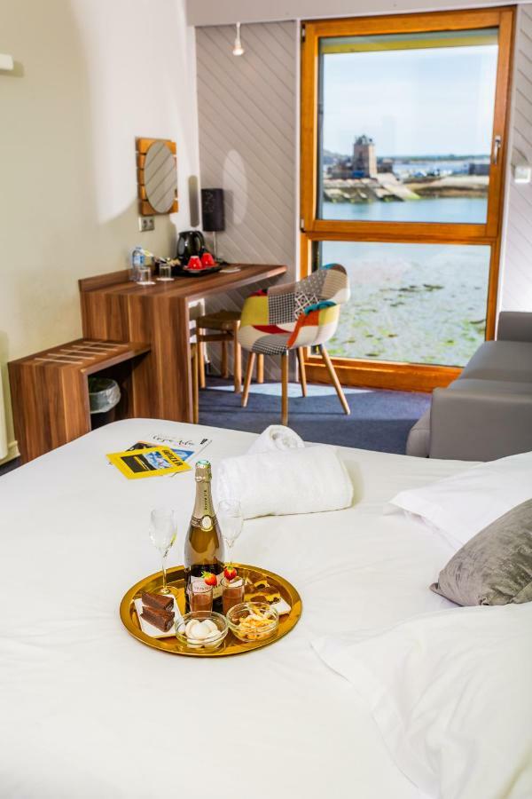 Hotel De France กามาเร-โซร์-แม ภายนอก รูปภาพ